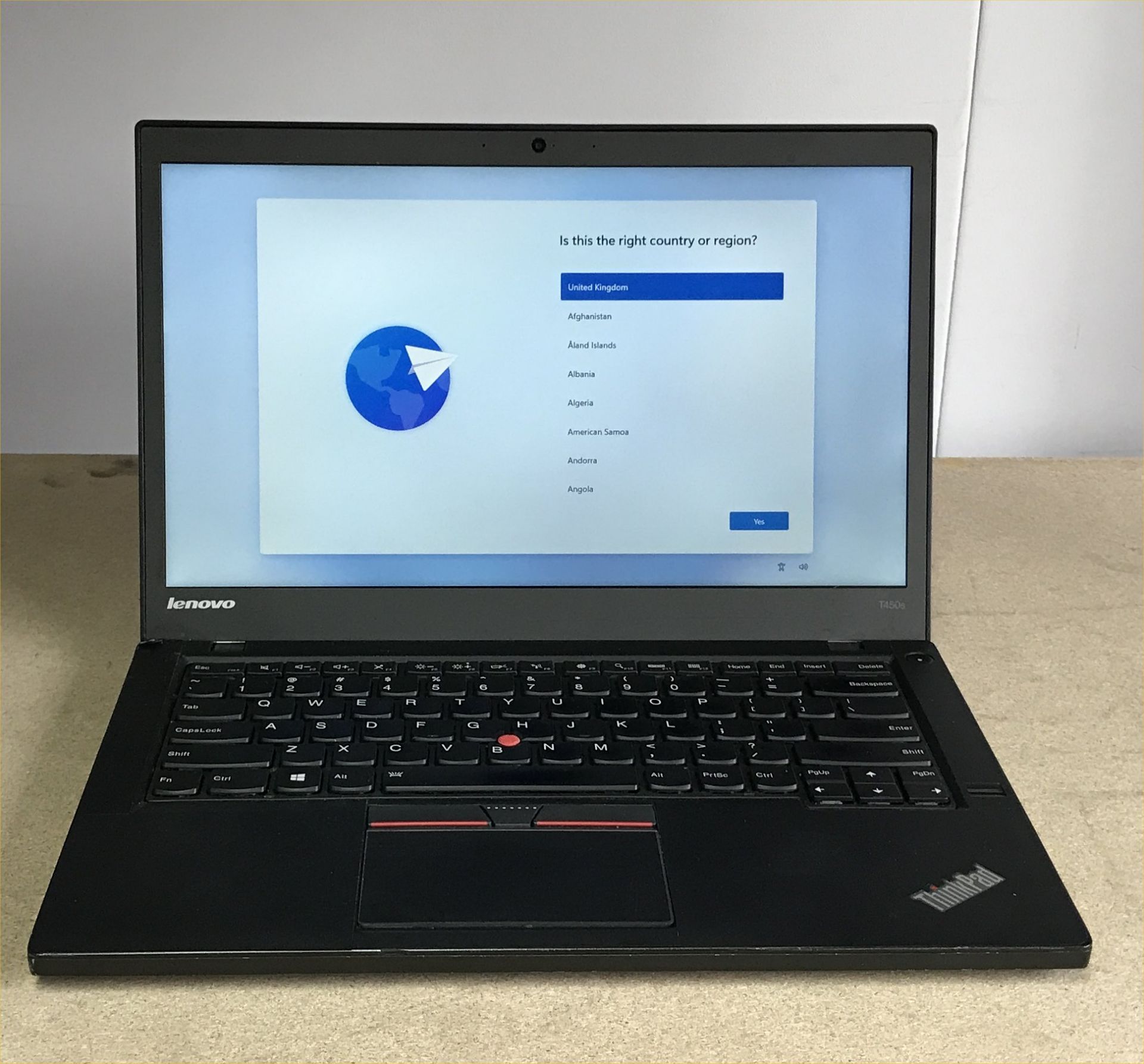 LENOVO T450S LAPTOP - INTEL Is-5300 CPU, 8GB RAM, 128GB SSD (N0 CHARGER) - DATA WIPED & WINDOWS 11