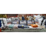 30+ BRAND NEW MIXED BEDDING LOT THIS INCLUDES THE FINE BEDDING COMPANY SPUNDOWN DUVET 7.0 TOG SINGLE