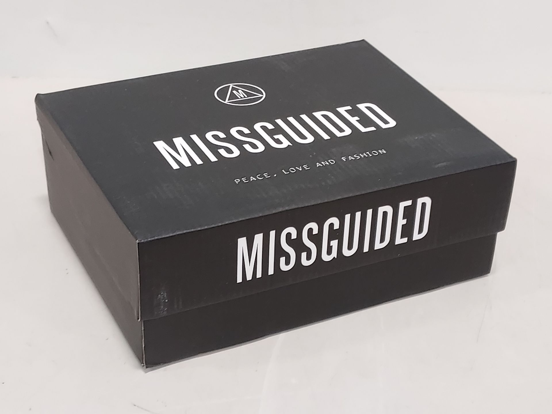 18 X BRAND NEW MIXED MISSGUIDED WOMANS SHOES TO INCLUDE CHUNKY FLATFORM GLADIATOR SANDAL / SQUARE - Image 2 of 2
