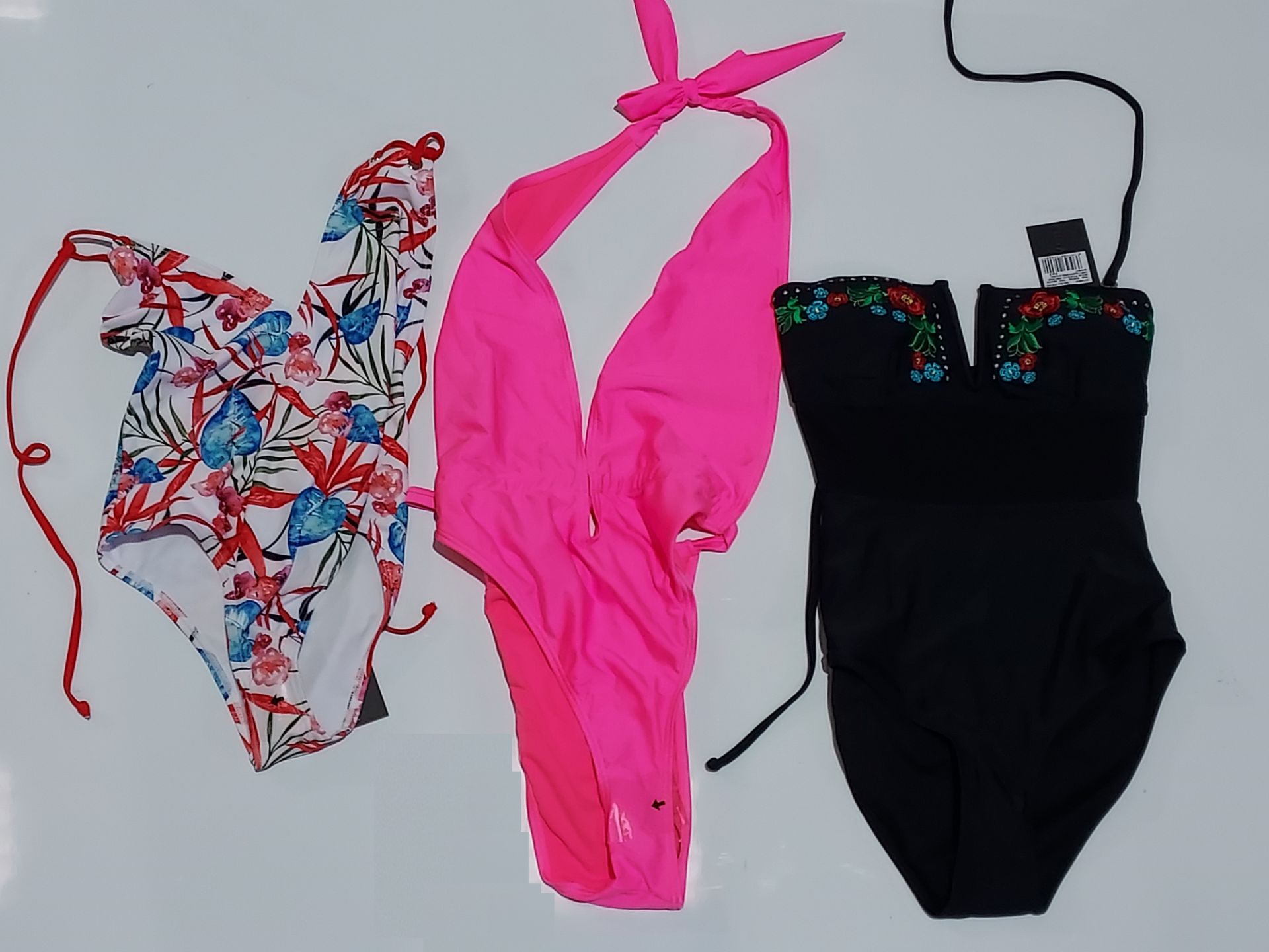 100 X BRAND NEW MIXED CLOTHING LOT CONTAINING SOUTH BEACH LIGHT CORAL FLORAL BARDOT LACE UP BIKINI