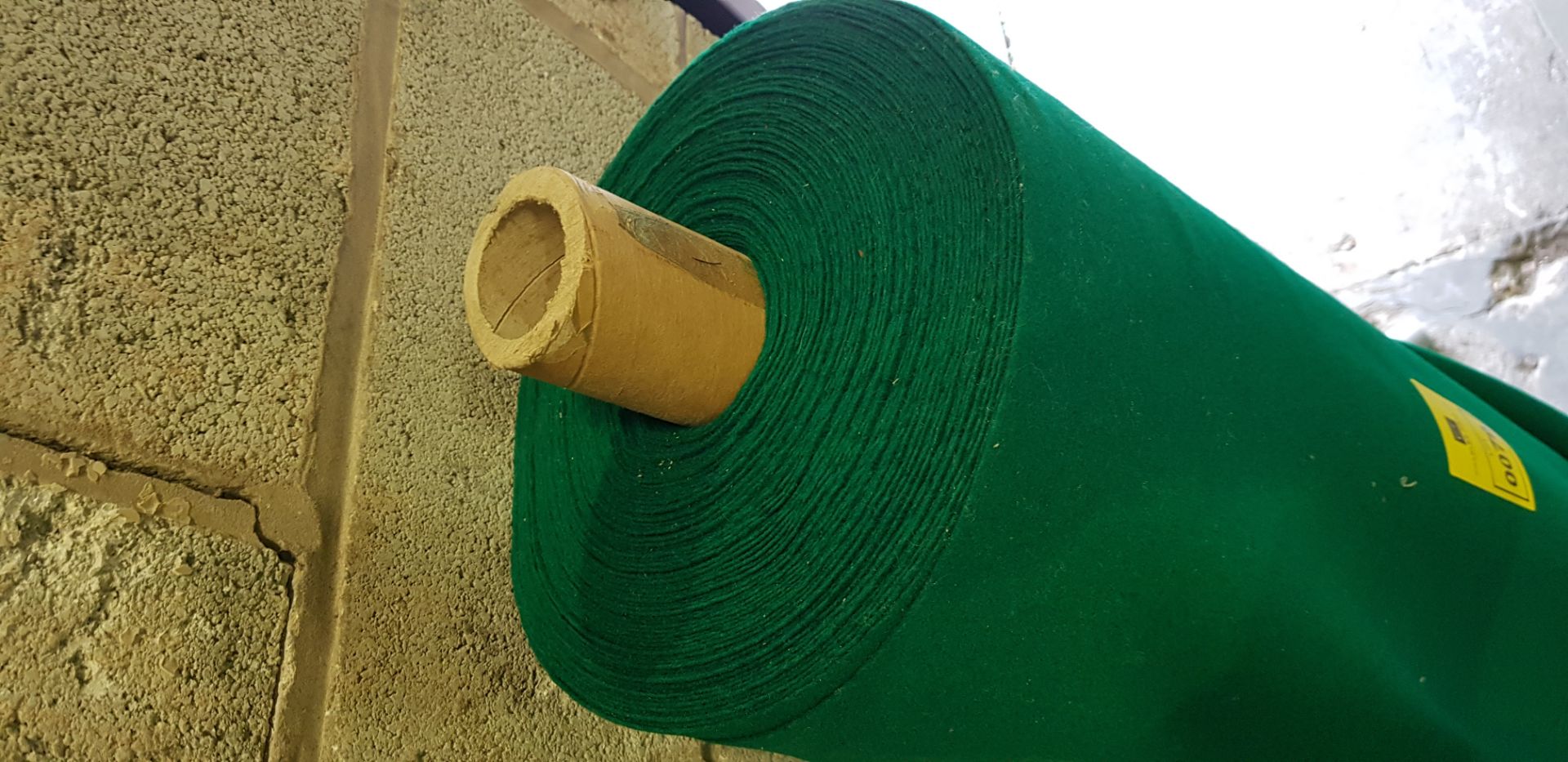 1 X ONE ROLL OF WOOL SNOOKER TABLE FABRIC 200 CM WIDTH - APPROX 30 M LENGTH - Image 2 of 2