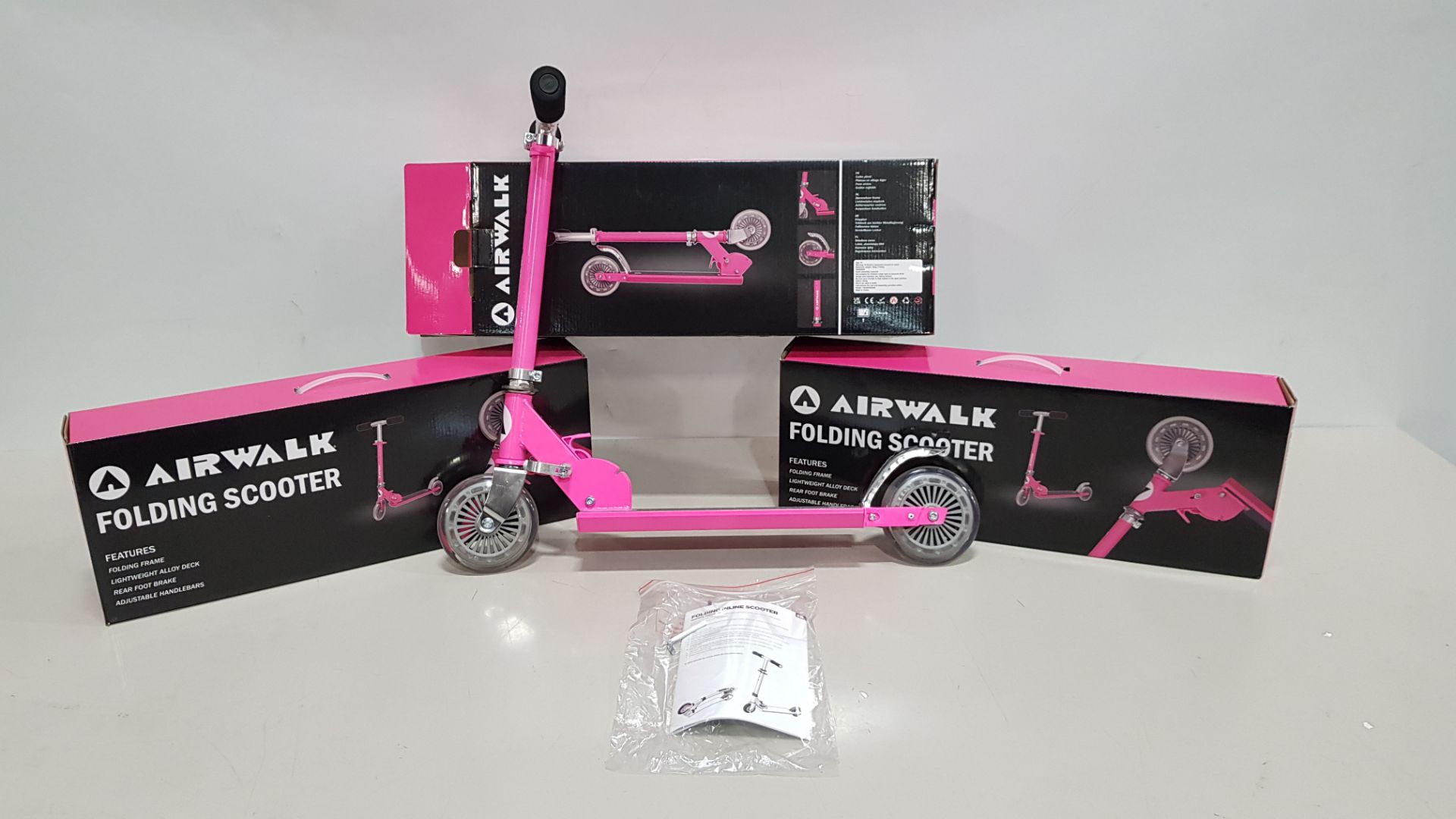 12 X BRAND NEW AIRWALK FOLDING SCOOTER'S - FOLDING FRAME - ADJUSTABLE HANDLEBARS ALL IN SIZE