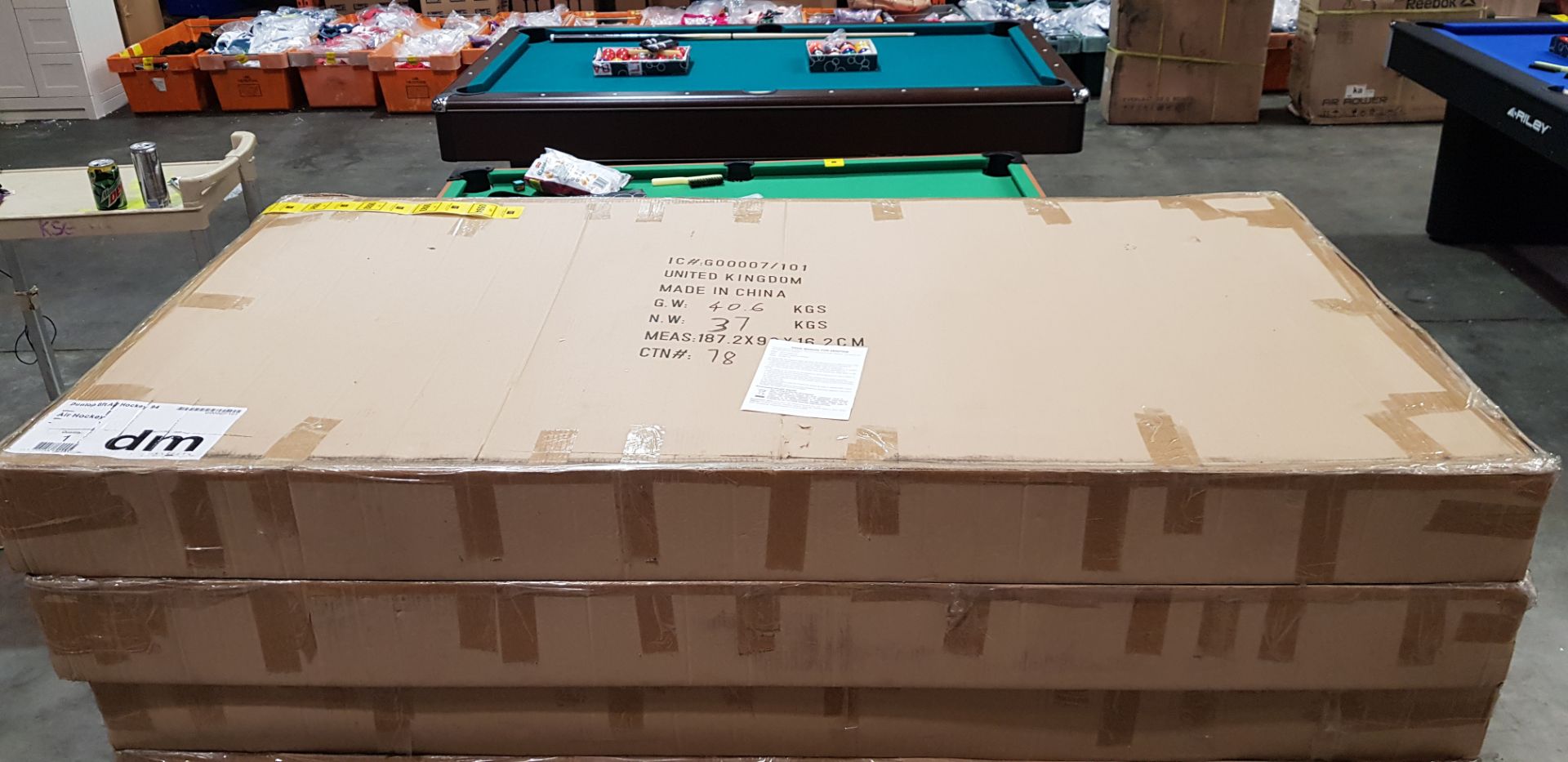 1 X BRAND NEW BOXED DUNLOP 6 FT AIR HOCKEY TABLE WITH 240 V FAN MOTOR - INCLUDES SCORER / PUSHERS - Image 2 of 2