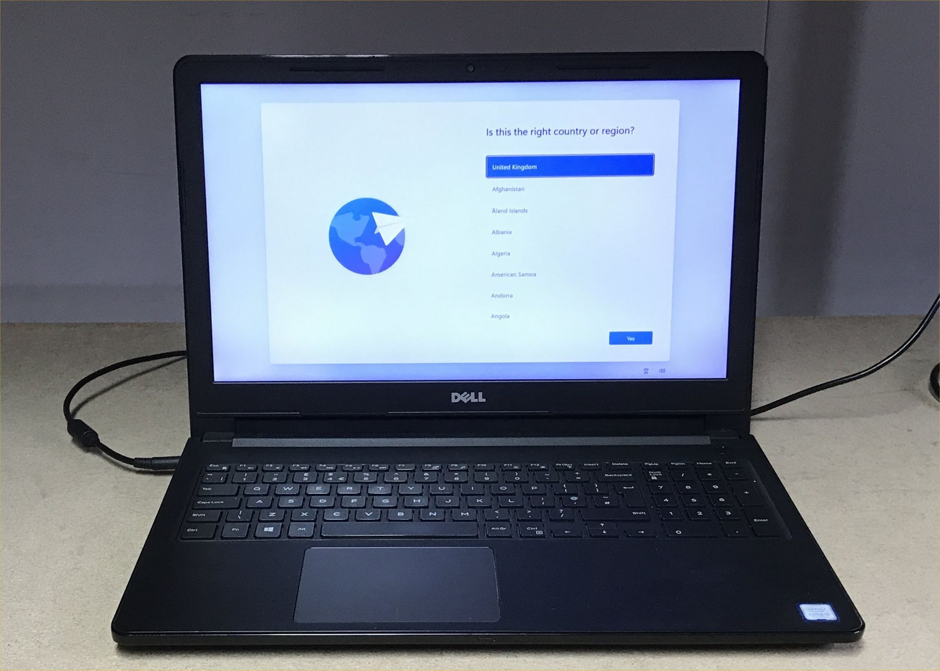 DELL VOSTRO 15 3568 LAPTOP, INTEL i5-7200 CPU, 8GB RAM, 1TB HDD WITH CHARGER (DATA WIPED & WINDOWS