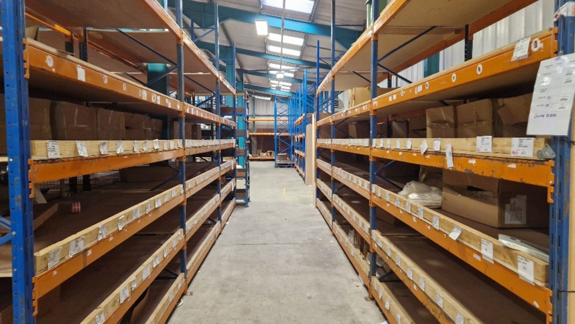 36 BAYS OF PALLET RACKING COMPRISING APPROX 306 BEAMS AND 60 UPRIGHTS. (BEAMS ARE APPROX AND - Image 3 of 5
