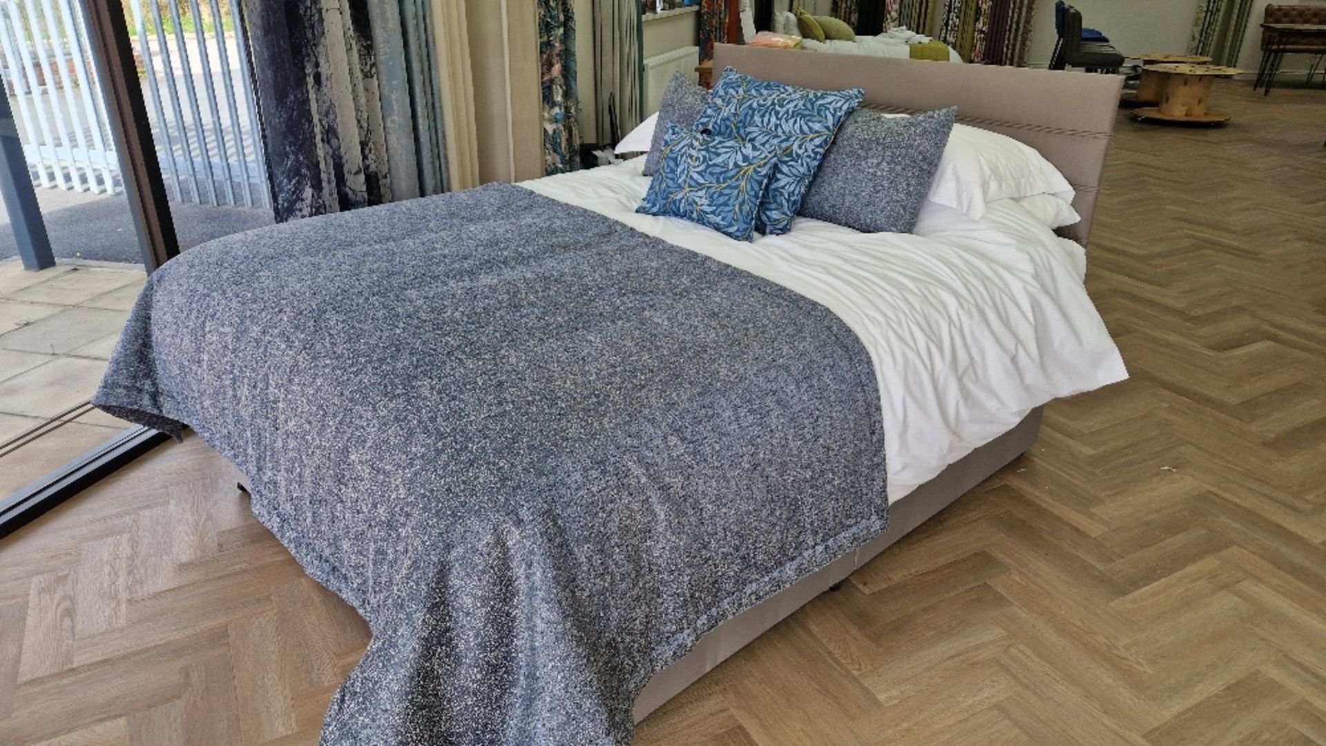 DOUBLE DEVAN BED WITH MATTRESS, HEADBOARD, DUVET & PILLOWS, ALL LINEN, CUSHIONS AND BED THROW ***