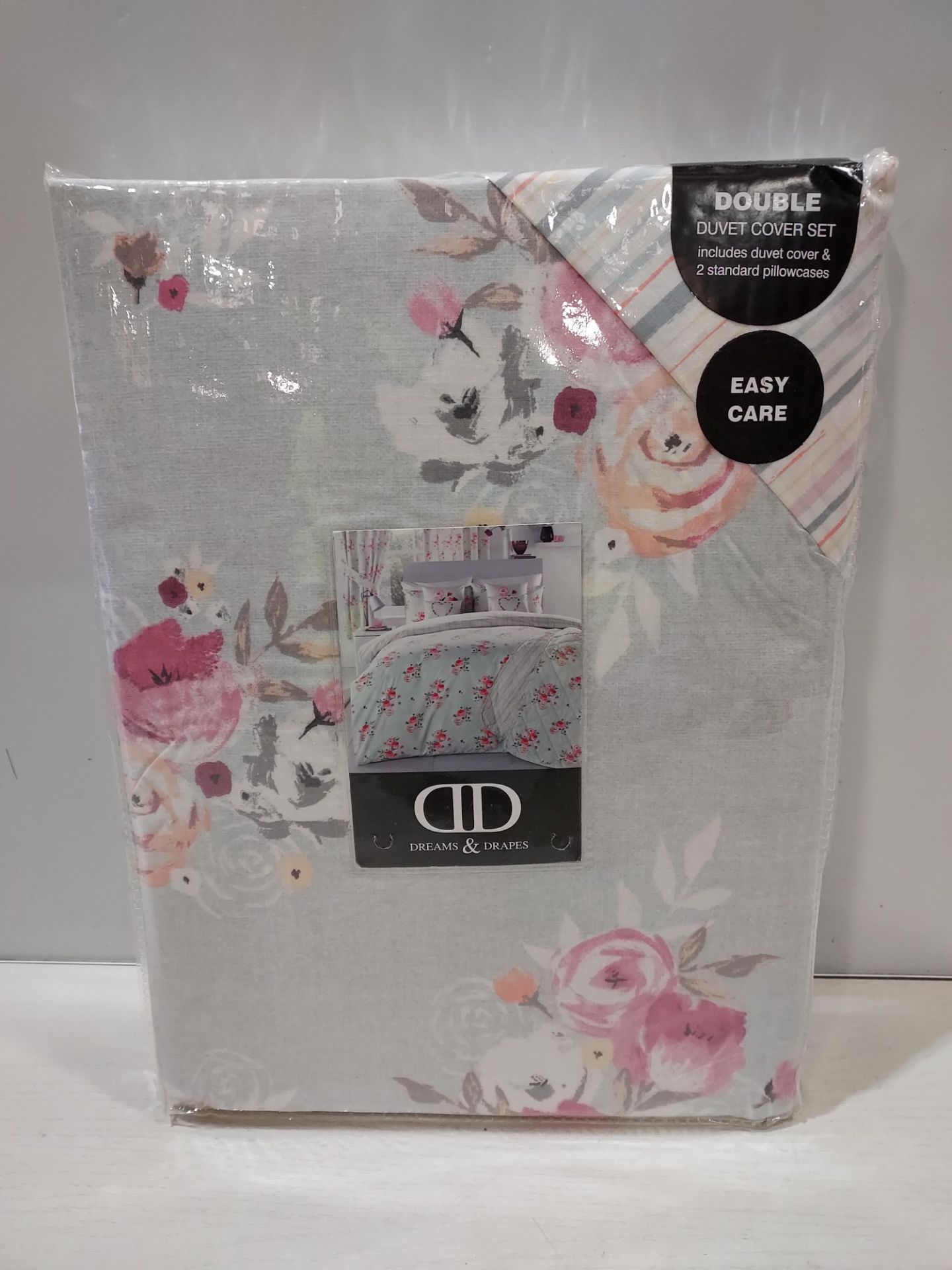 18 X BRAND NEW DREAMS AND DRAPES DOUBLE SIZE DUVET SETS TO INCLUDE DUVET COVER AND 2 STANDARD