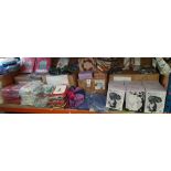 1000+ PIECE BRAND NEW MIXED LOT CONTAINING GIFT BAGS IN VARIOUS STYLES DESIGNS AND COLOURS , KIDS