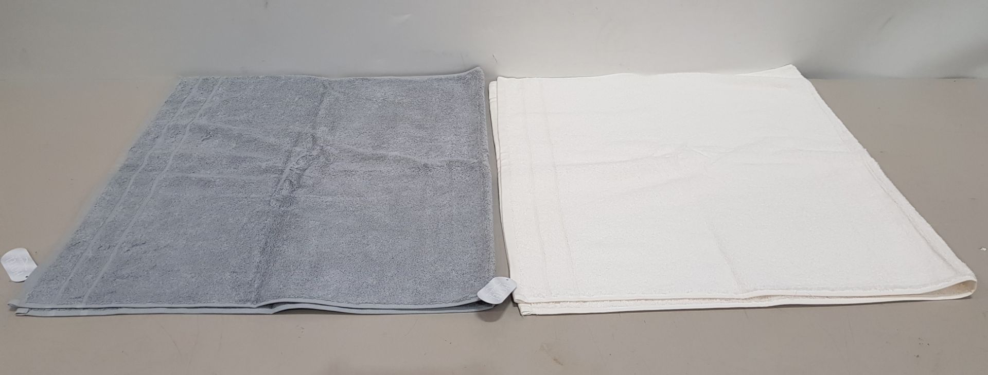 33 X BRAND NEW MIXED MUSBURY AND HOTEL ACCENTS SUPERSOFT N DRY BATH TOWELS - IN VARIOUS COLOURS