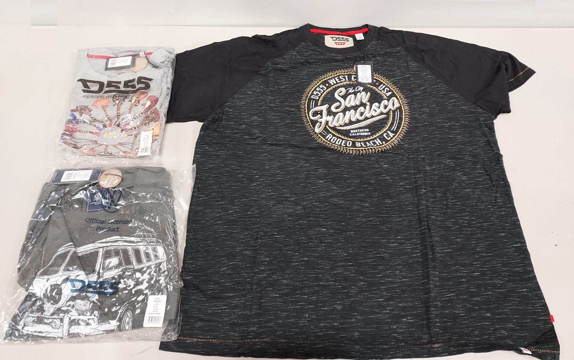 8 X BRAND NEW D555 MIXED T SHIRTS SIZES 4 SIZE 5XL , 2 SIZE 6XL , 2 SIZE 4XL IN GREY AND BLACK
