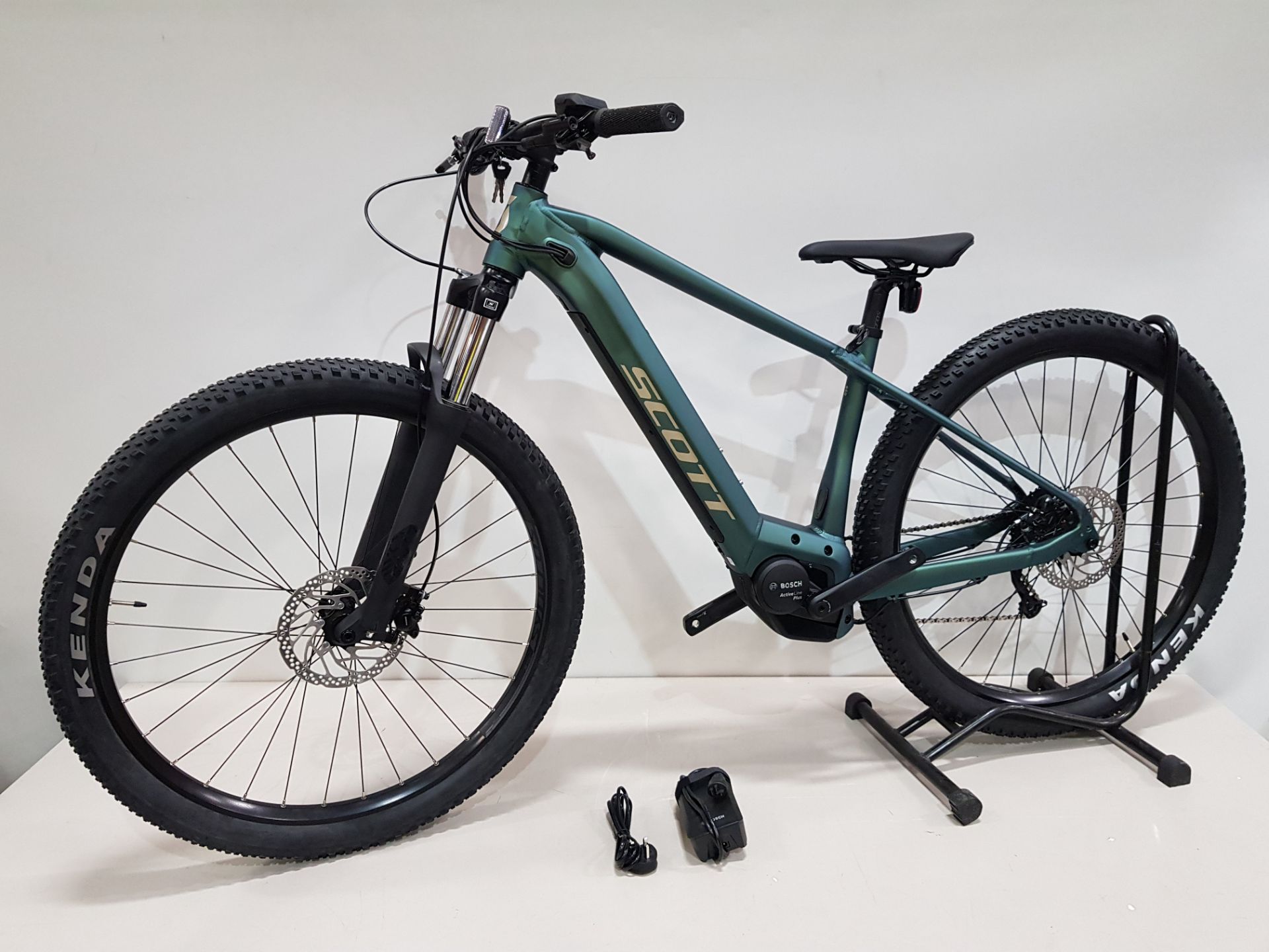 SCOTT ASPECT ERIDE 290582 THE SCOTT ASPECT ERIDE 950. SIZE (M). FEATURES PROVEN ELECTRIC ASSIST