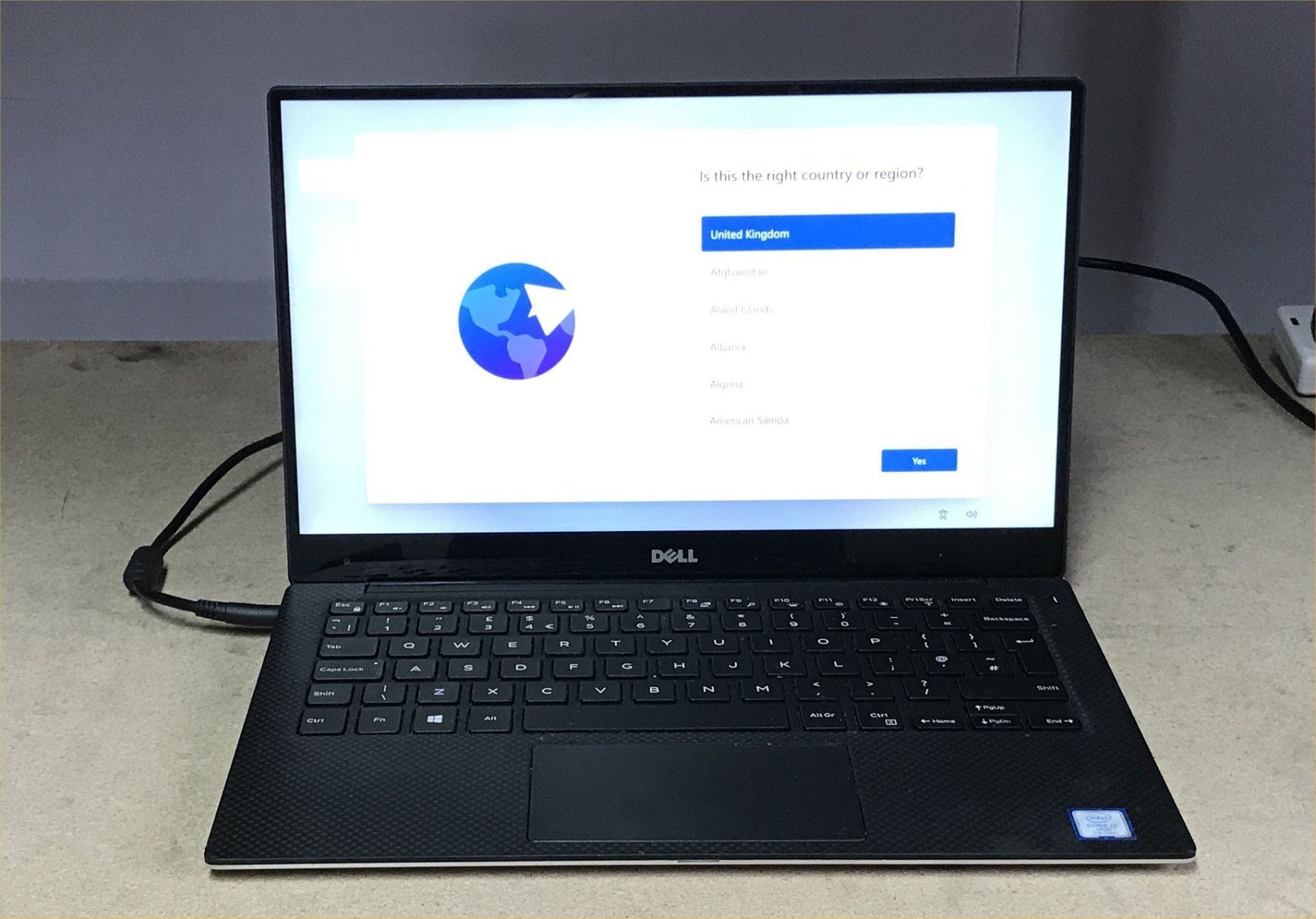 DELL XPS 13 9360 LAPTOP, INTEL I7-7660U CPU, 16GB RAM, 512GB SSD, DATA WIPED WITH WINDOWS 11