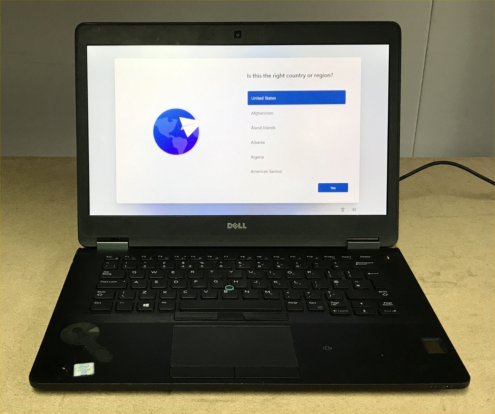 DELL LATITUDE E7470 LAPTOP, INTEL I7-6600U CPU, 8GB RAM, 256GB SSD, DATA WIPED WITH WINDOWS 11