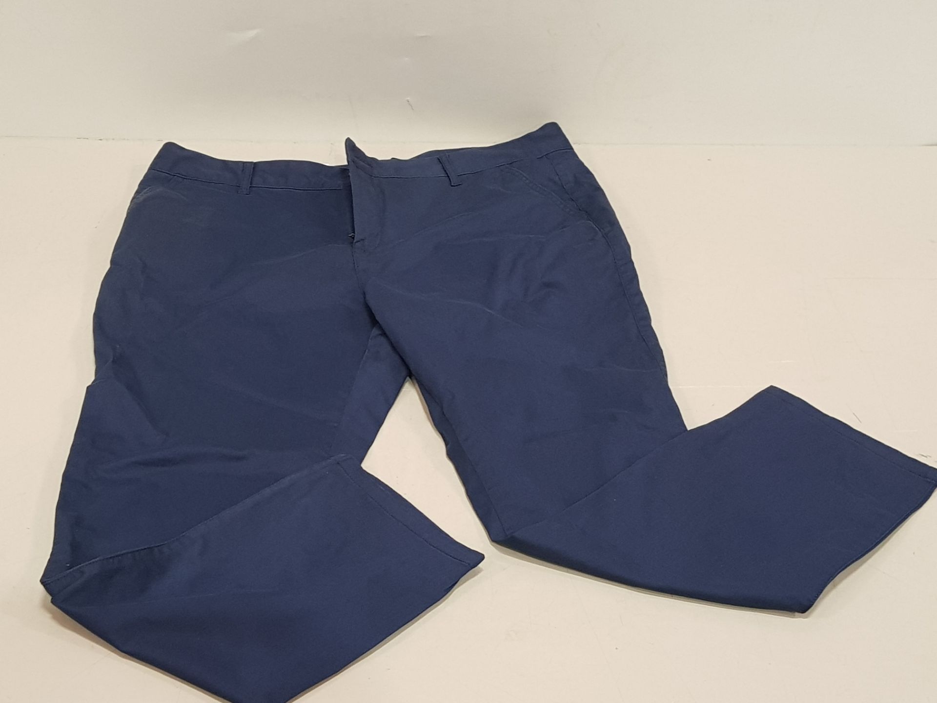 32 X BRAND NEW AEROPOSTALE WOMEN'S CHINO'S IN NAVY BLUE SIZE 30R IN ONE BOX