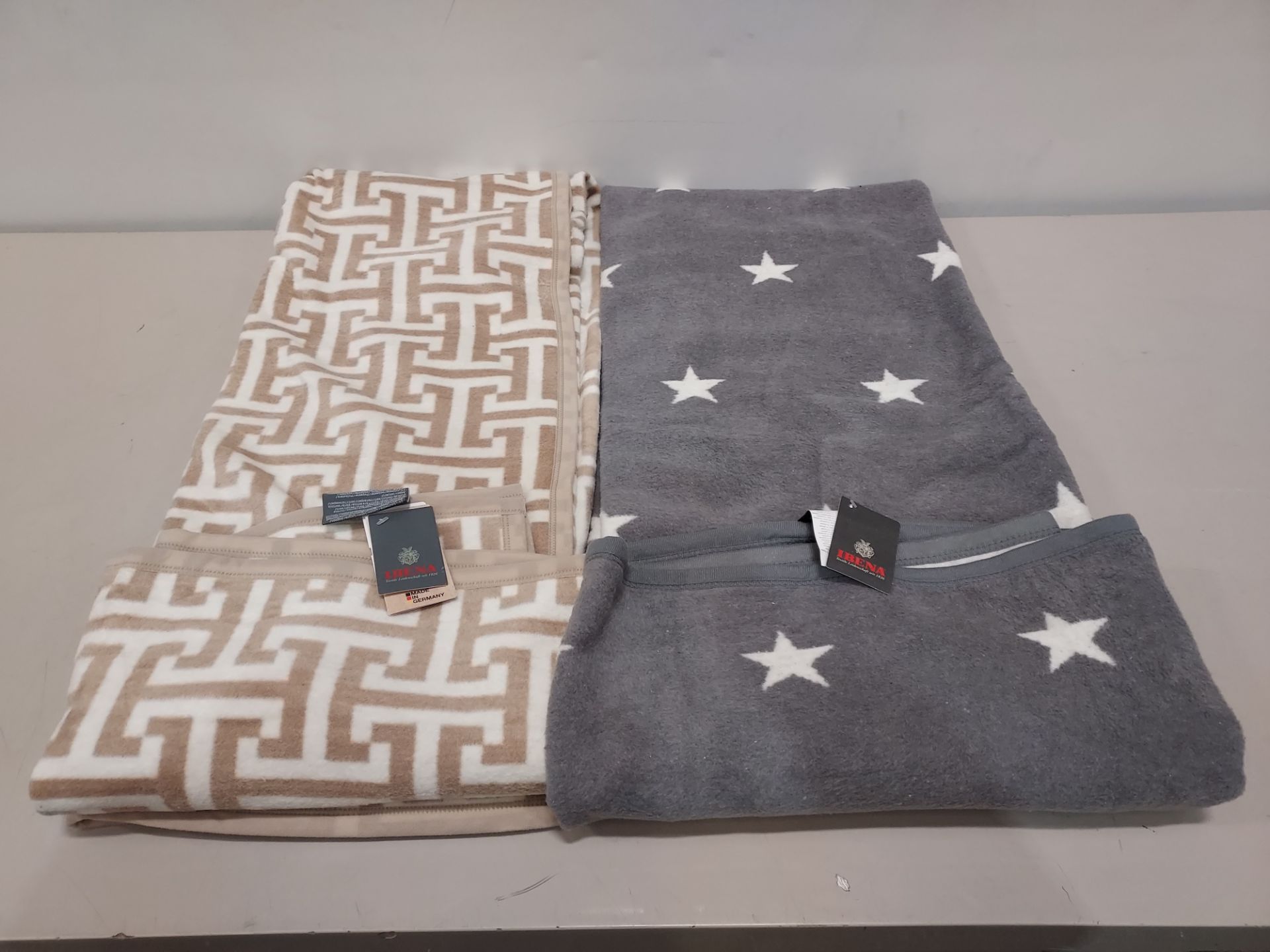 10 X BRAND NEW IBENA BLANKETS IN 2 STYLES TO INCLUDE STAR AND SQUARE - IN 2 COLOURS TO INCLUDE