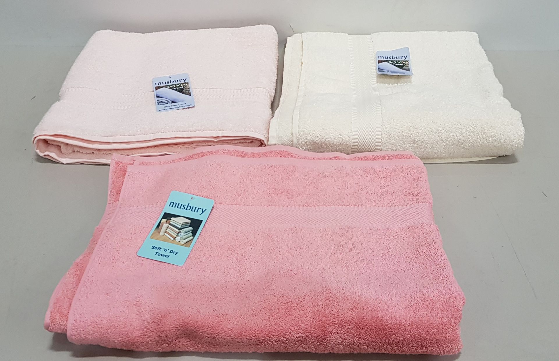 30 X BRAND NEW MIXED MUSBURY AND ACCENTS SUPERSOFT N DRY BATH TOWELS - IN VARIOUS COLOURS AND