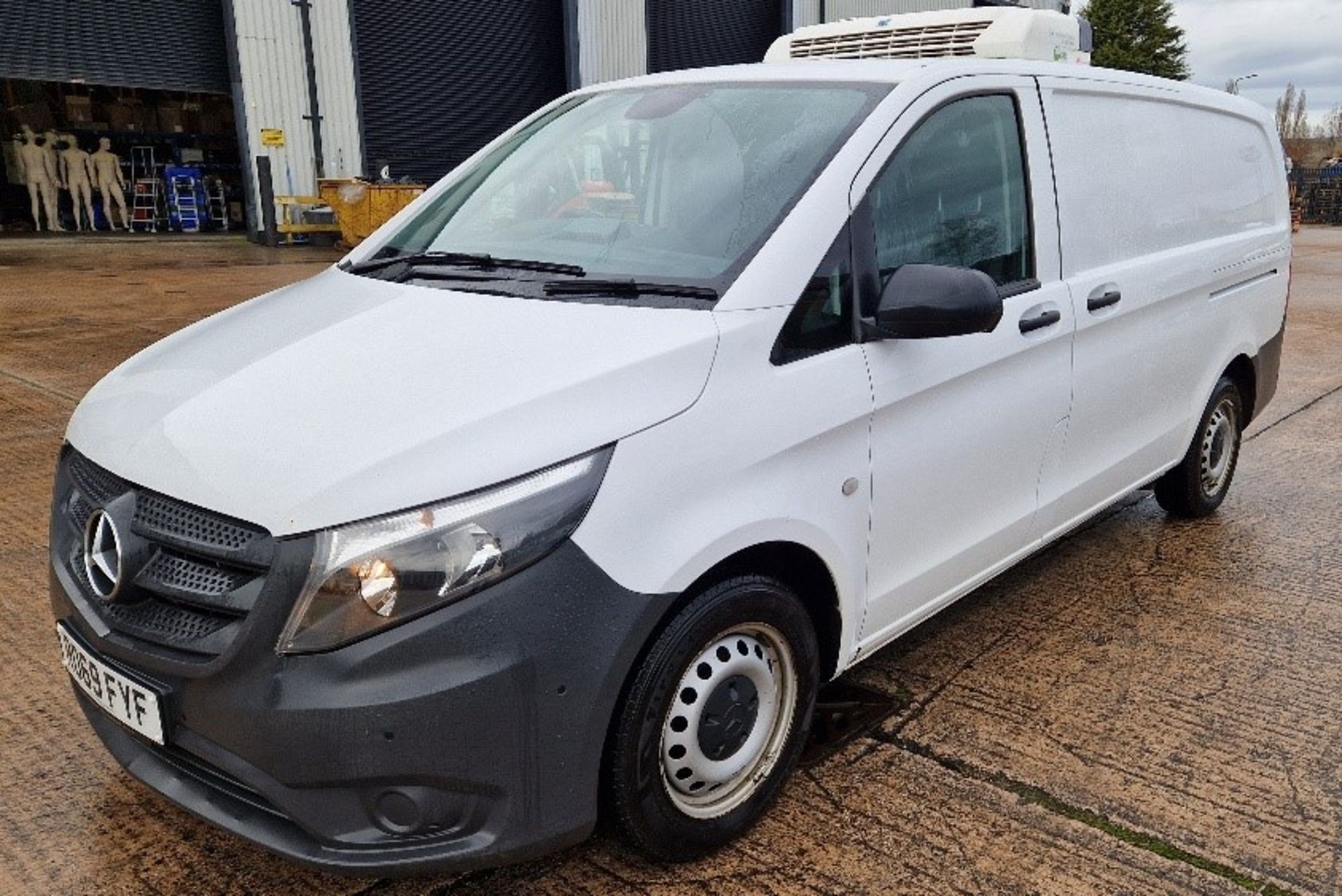 WHITE MERCEDES-BENZ VITO 114 PURE CDI DIESEL PANEL VAN 2143CC FIRST REGISTERED 11/12/2019 REG: - Image 2 of 10