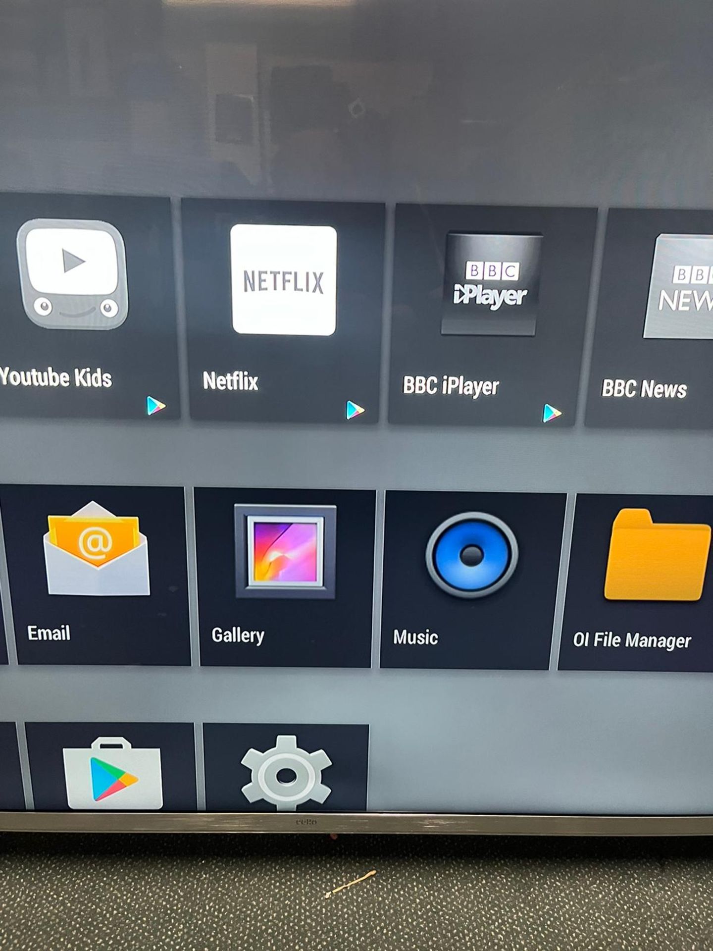CELLO 75 INCH UHD ANDROID SMART TV WITH FREEVIEW T2 HD - B+ GRADE (NOTE: PUSH MARK ON BOTTOM OF - Bild 2 aus 4
