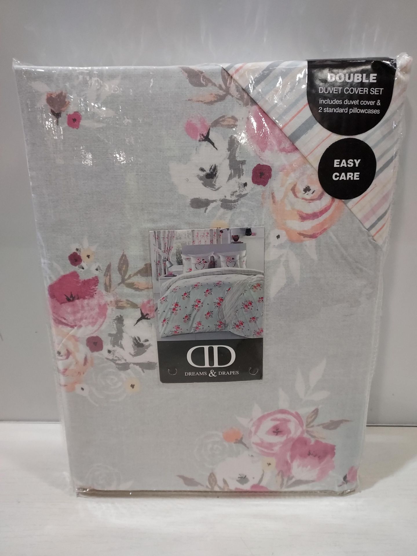 18 X BRAND NEW DREAMS AND DRAPES DOUBLE SIZE DUVET SETS TO INCLUDE DUVET COVER AND 2 STANDARD