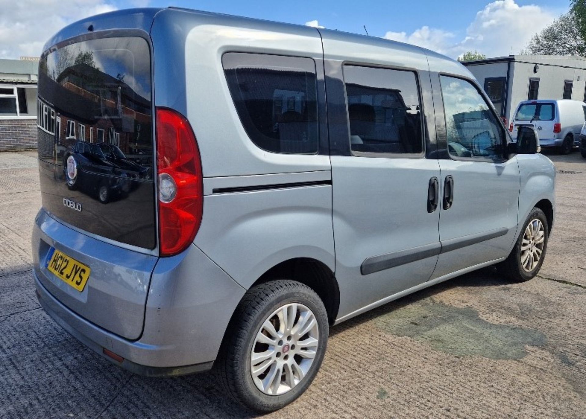 GREY FIAT DOBLO ELEGANZA MULTIJET DIESEL MPV 1598CC FIRST REGISTERED 31/5/2012 REG:HG12JYS 2 KEYS V5 - Image 3 of 8