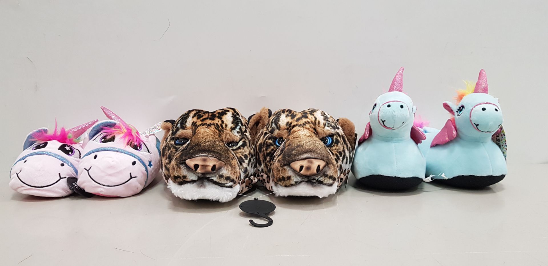 30 X BRAND NEW NIFTY KIDS UNICORN / TIGER / 3D SLIPPERS - IN MIXED COLOURS - IN MIXED SIZES TO