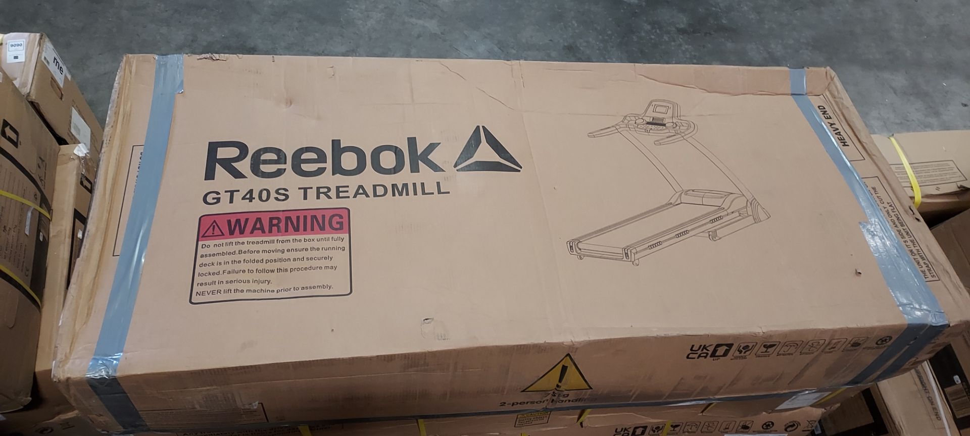 1 X IN BOX REEBOK GT40S TREADMILL 00 IN BLACK GROSS WEIGHT 75KG (NOTE BOX DAMAGED & RETAPED) - Image 2 of 2