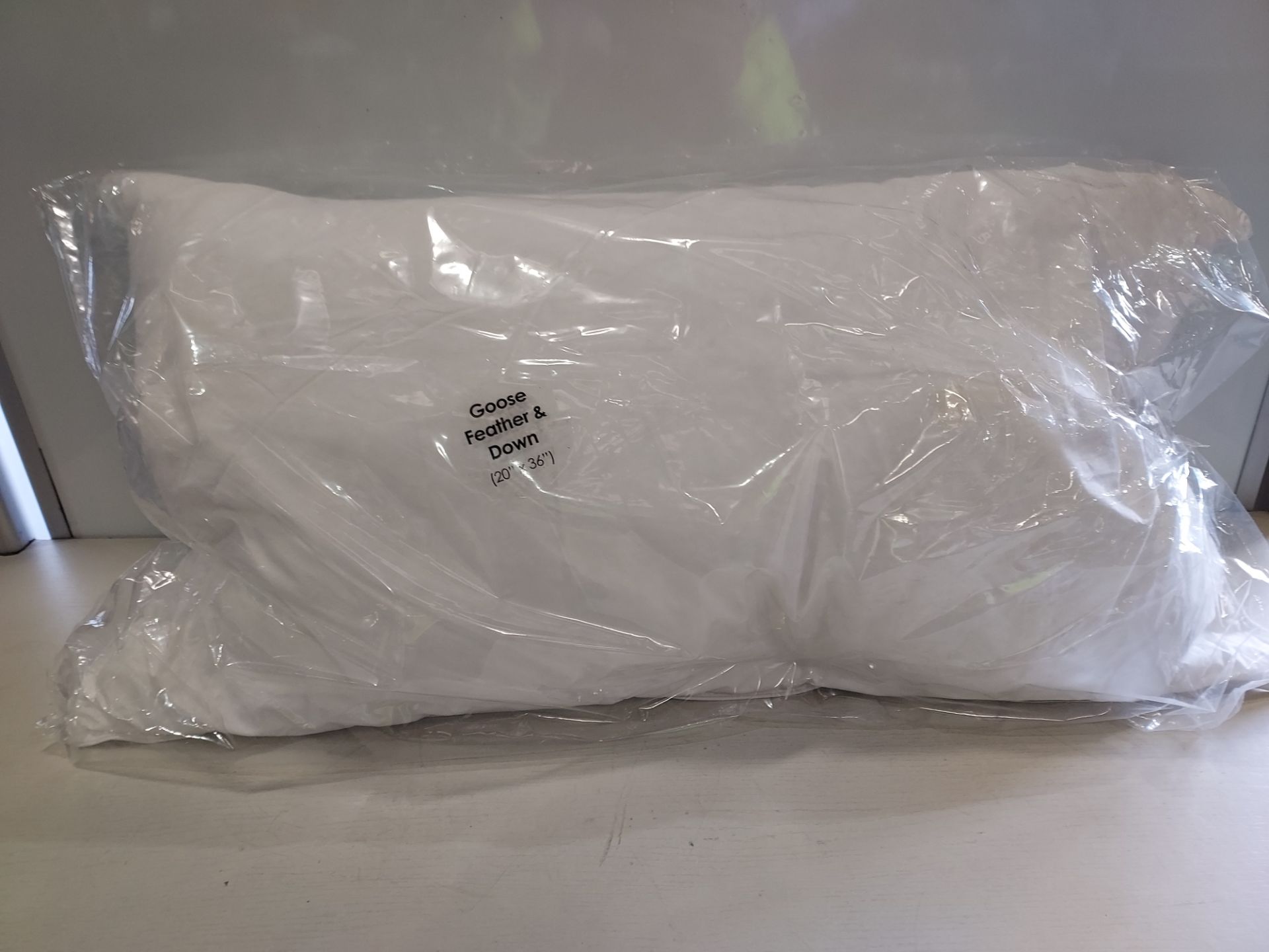 15 X BRAND NEW GOOSE FEATHER PILLOWS ( 74 CM X 48 CM )