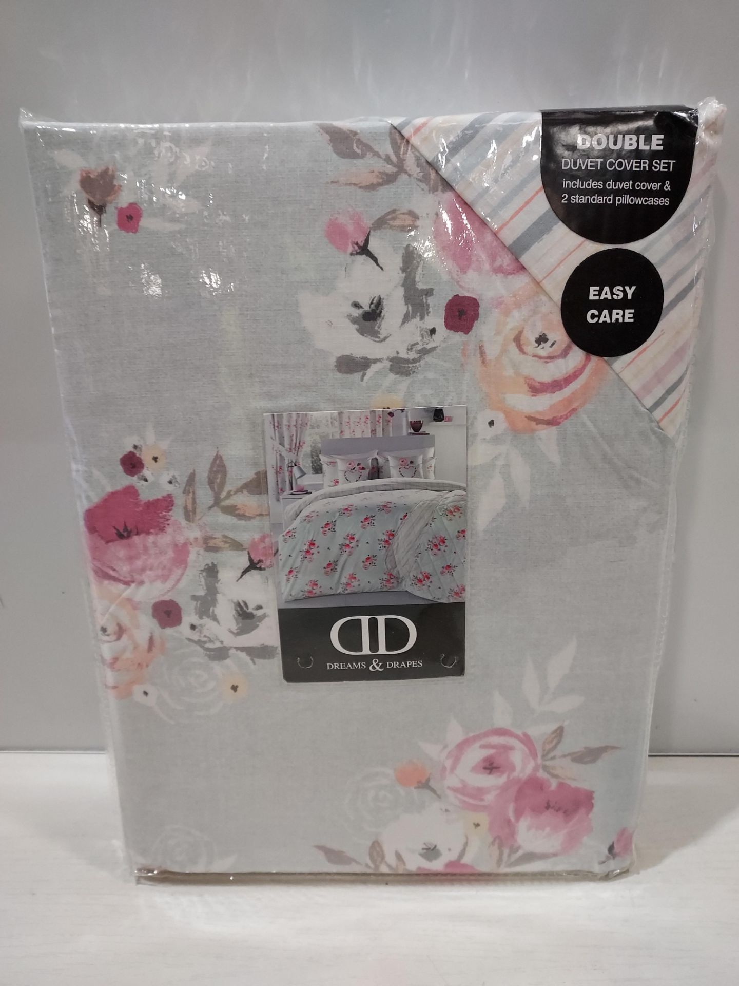 18 X BRAND NEW DREAMS AND DRAPES DOUBLE SIZE DUVET SETS TO INCLUDE DUVET COVER AND 2 STANDARD