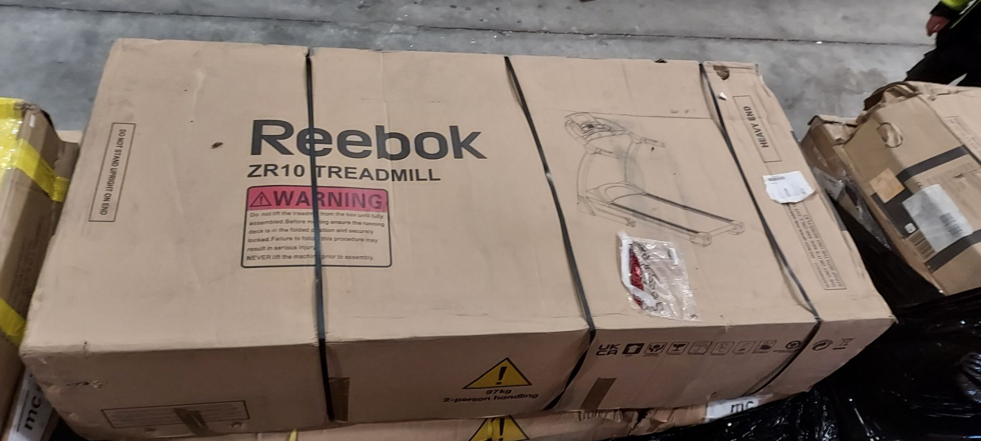 1 X BRAND NEW FACTORY SEALED REEBOK ZR10 TREADMILL IN BLACK GROSS WEIGHT 97KG (NOTE BOX SLIGHTLY - Image 2 of 2