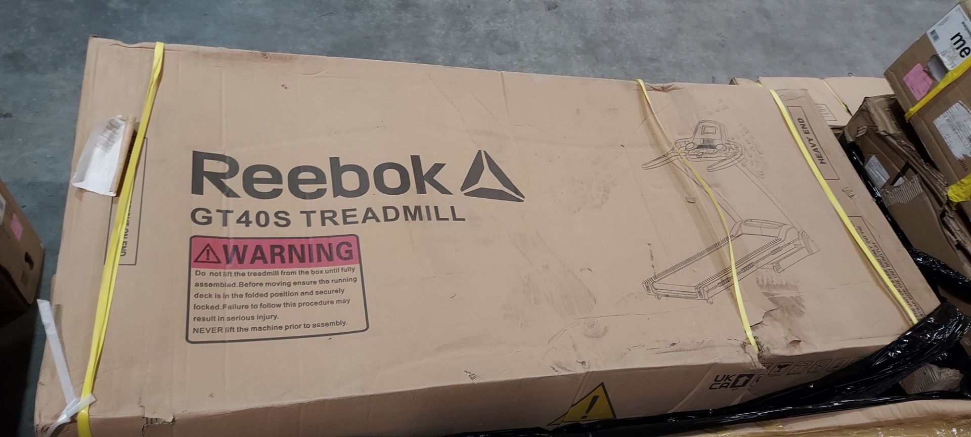 1 X BRAND NEW FACTORY SEALED REEBOK GT40S TREADMILL 00 IN BLACK GROSS WEIGHT 75KG (NOTE BOX SLIGHTLY - Image 2 of 2