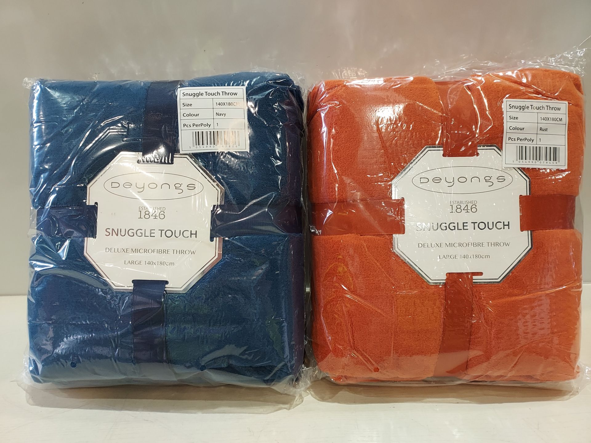 24 X BRAND NEW DEYONGS SNUGGLE TOUCH DELUXE MICROFIBRE THROWS IN MIXED COLOURS TO INCLUDE RUST /