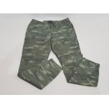 39 X BRAND NEW AEROPOSTALE MENS ANKLE CUFF CHINOS CAMO PRINT SIZES 22 IN SIZE 34R AND 17 IN SIZE 32R