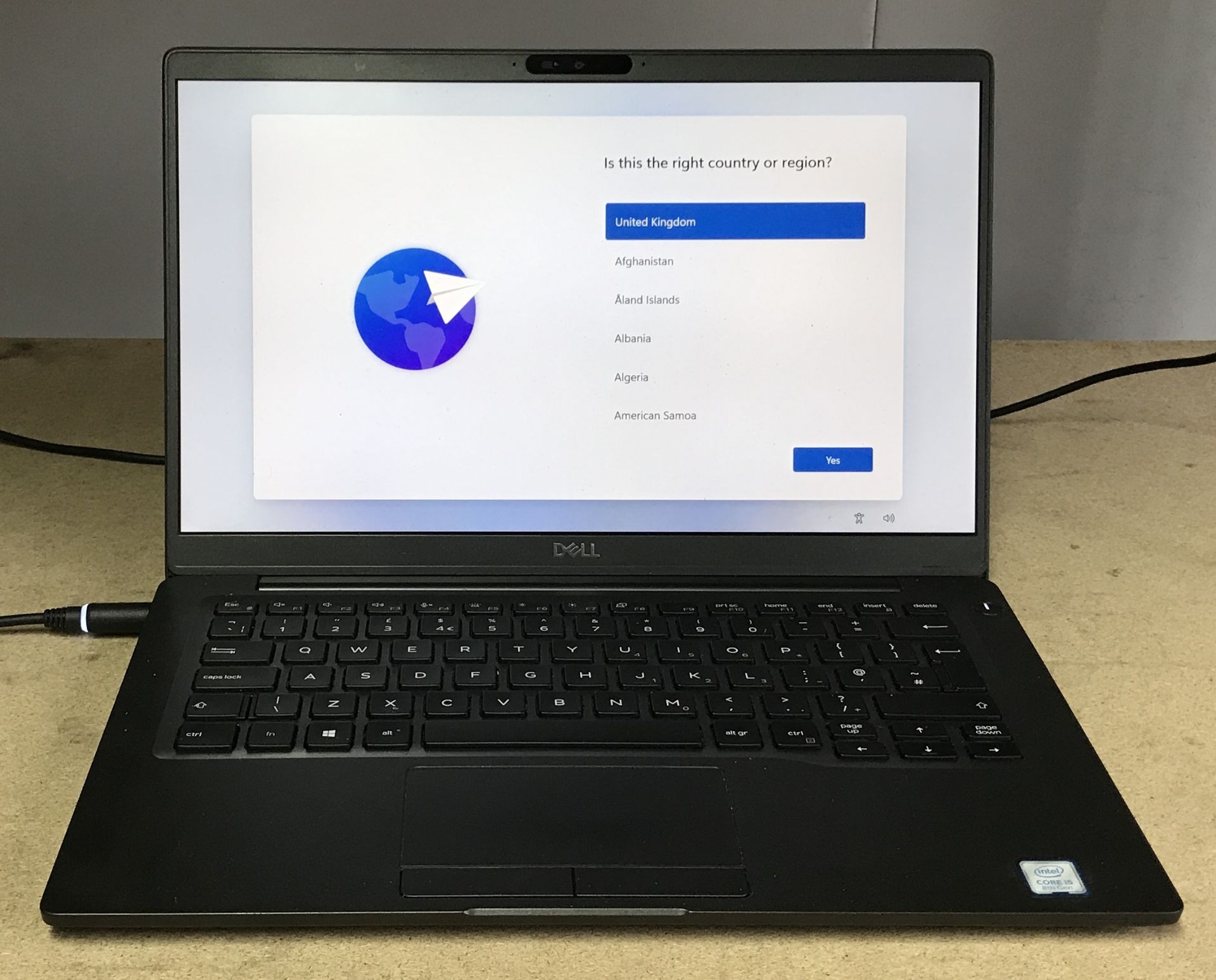 DELL LATITUDE 7400 LAPTOP, INTEL I5-8265U CPU, 8GB RAM, 256GB SSD, DATA WIPED WITH WINDOWS 11