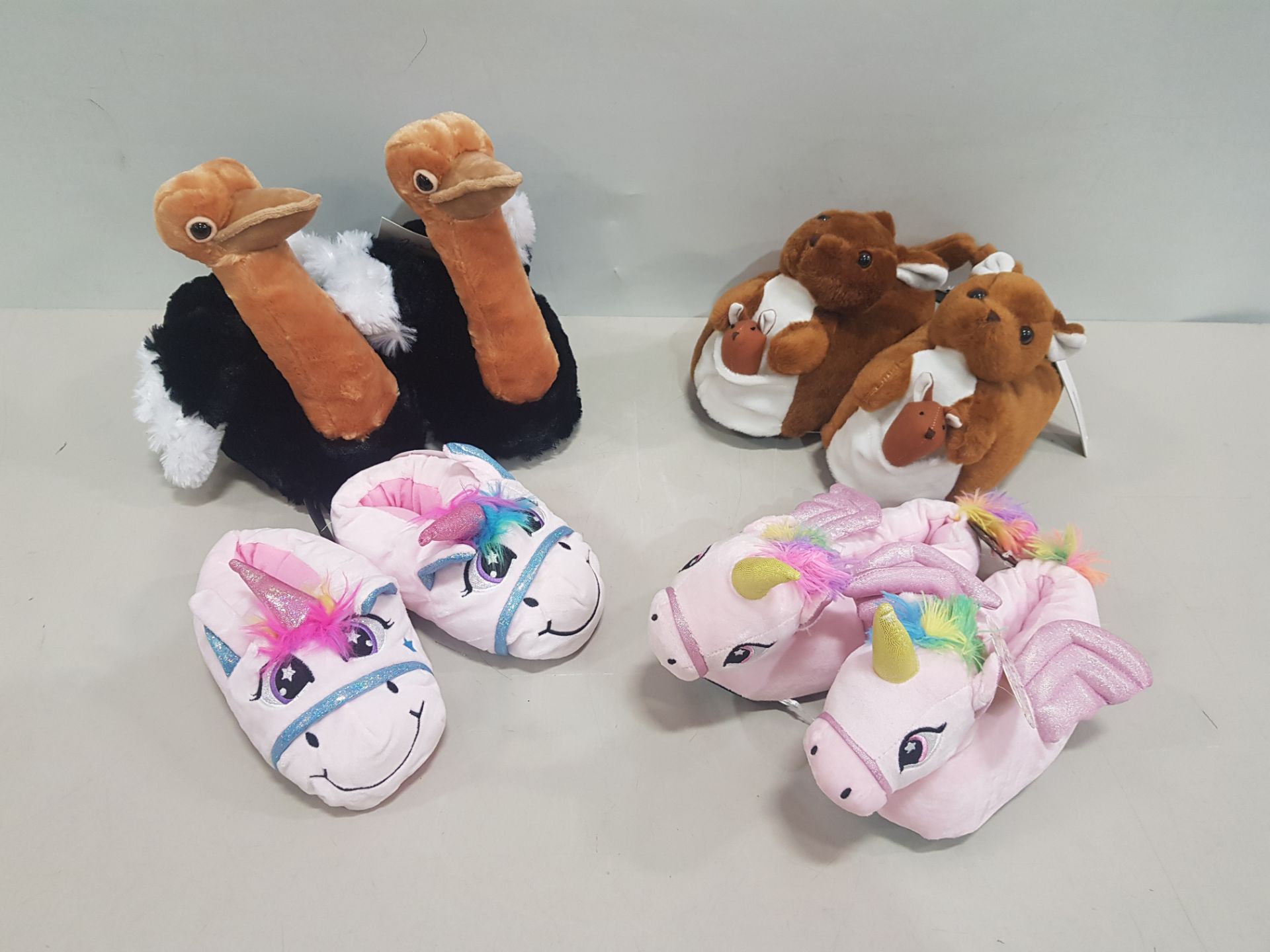 30 X BRAND NEW NIFTY KIDS UNICORN / TIGER / SQUIRREL 3D SLIPPERS - IN MIXED COLOURS - IN MIXED SIZES