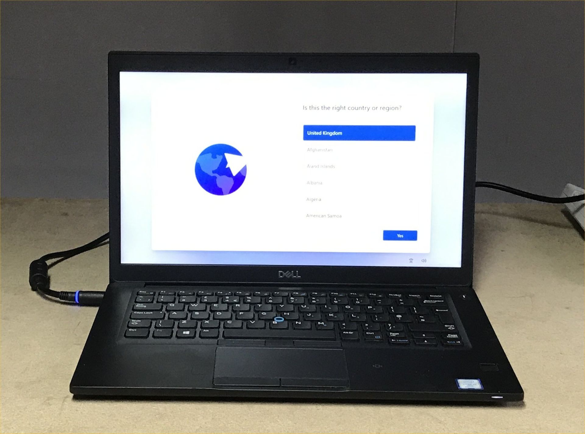 DELL LATITUDE 7490 LAPTOP, INTEL I7-8650U CPU, 8GB RAM, 256GB SSD, DATA WIPED & WIN 11 INSTALLED,