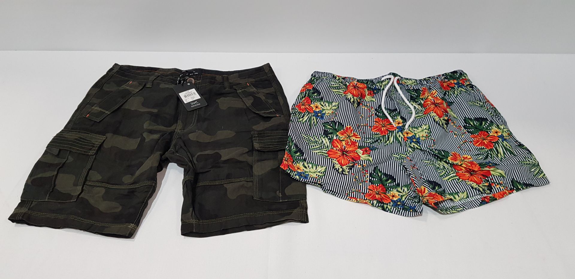 16 X BRAND NEW MIXED LOT CONTAINING 10 BRAVE SOUL SWIM SHORTS IN FLORAL DESIGN SIZE LARGE, 6 MENS