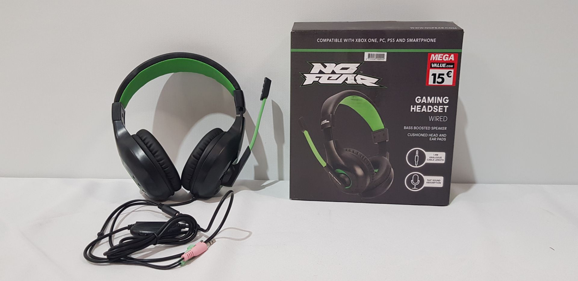 32 X BRAND NEW NO FEAR GAMING HEAD SET IN BLACK/GREEN IN TWO BOXES