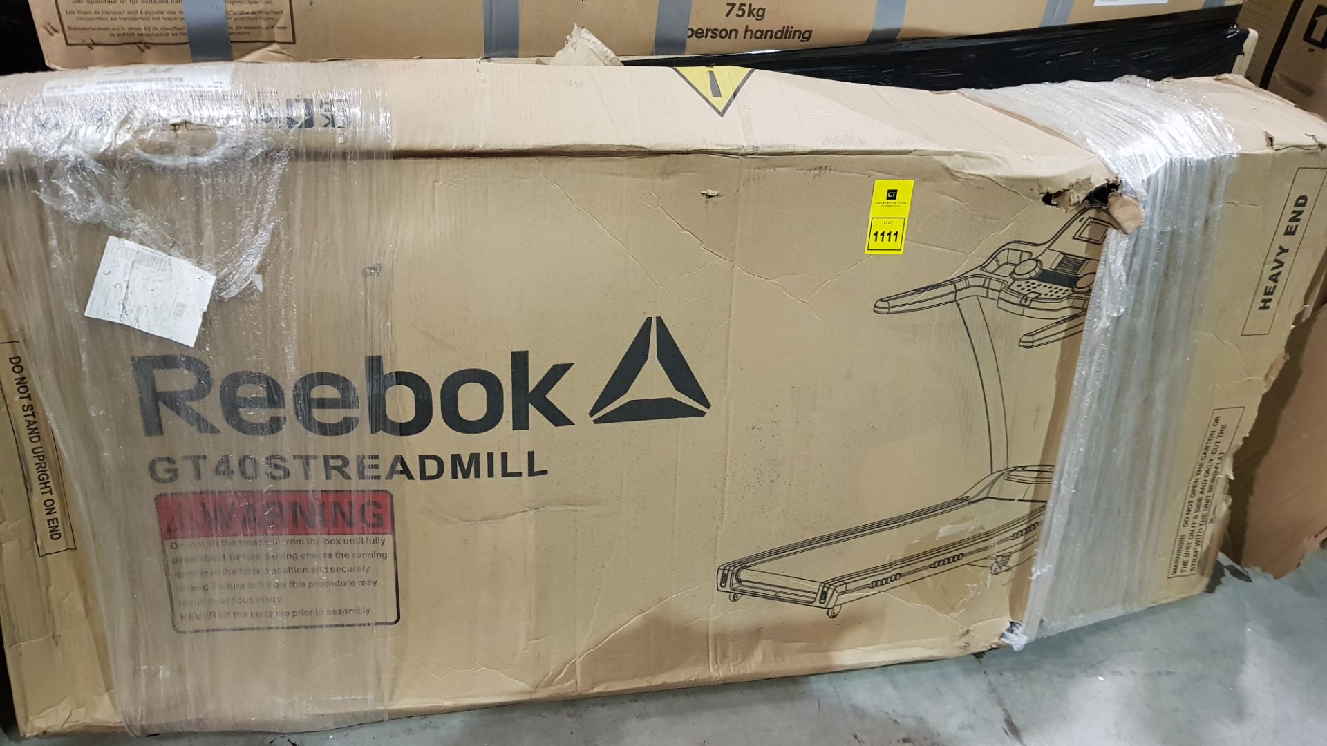 1 X BOXED REEBOK GT40S TREADMILL IN BLACK - IN 1 BOX ( PLEASE NOTE CUSTOMER RETURN AND DAMAGE ON BOX - Image 2 of 2