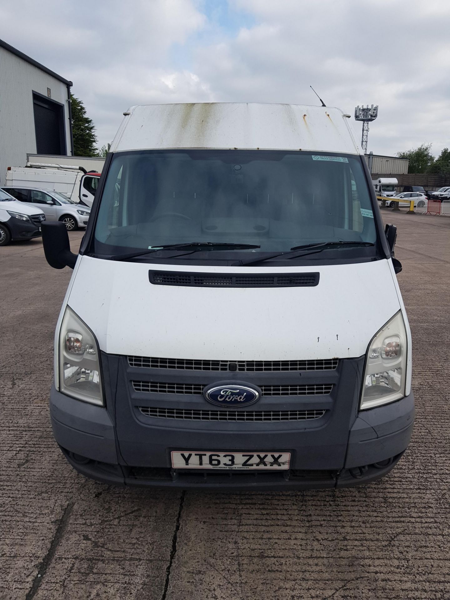 WHITE FORD TRANSIT 125 T350 RWD DIESEL PANEL VAN 2198CC FIRST REGISTERED 11/2/2014 REG: YT63ZXX - Image 5 of 11