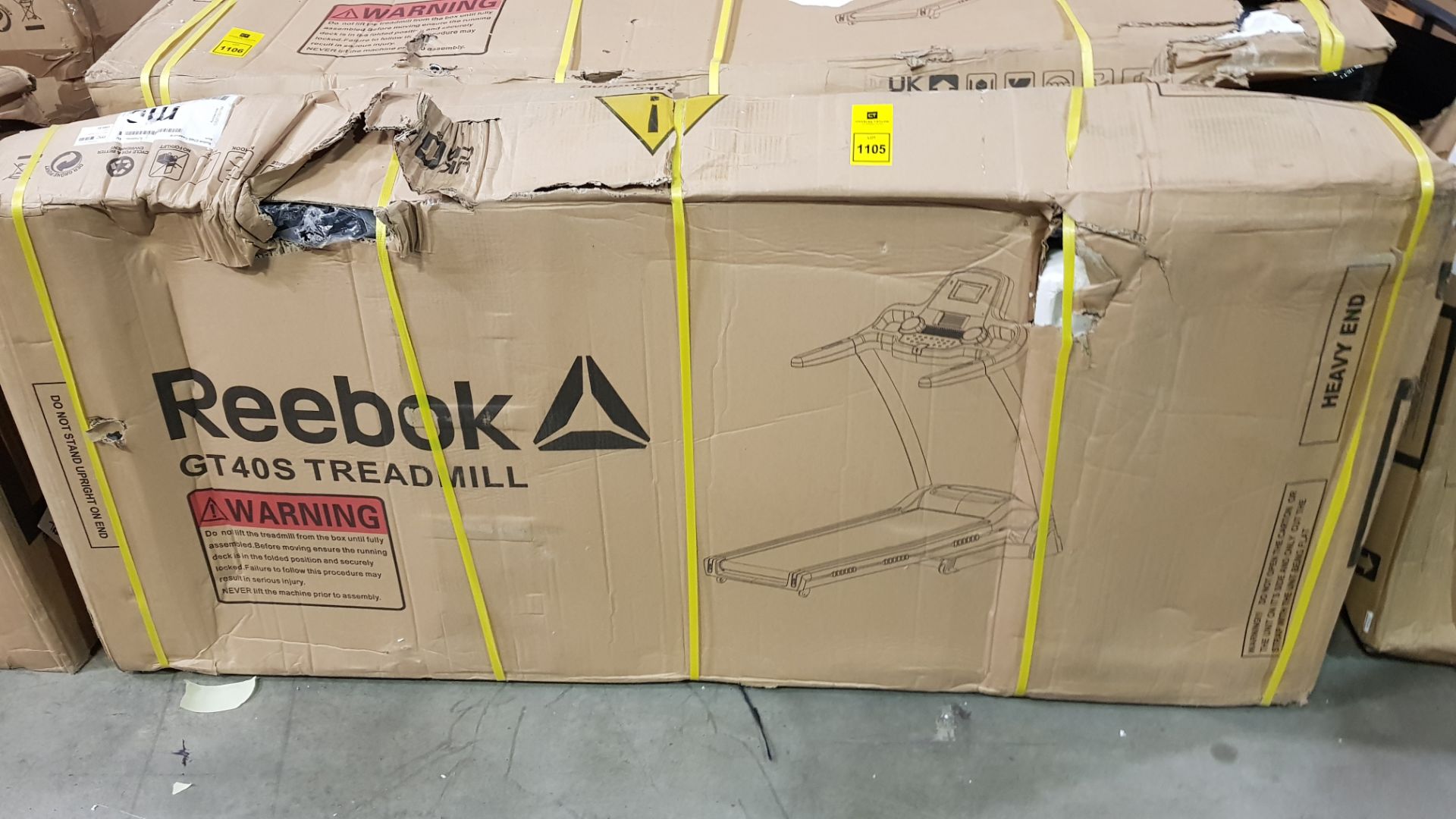 1 X BOXED REEBOK GT40S TREADMILL IN BLACK - IN 1 BOX ( PLEASE NOTE DAMAGE ON BOX ) RRP £ 899.99 - Image 2 of 2