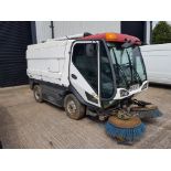 WHITE JOHNSTON SWEEPER - DIESEL 3922CC FIRST REGISTERED 19/4/2013 REG: GX13CUY MILEAGE : CANT