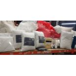 40 + BRAND NEW BEDDING LOT CONTAINNG SUPER LIGHTWEIGHT LUXURY DUVET KING SIZED - F.R SOURCE 5