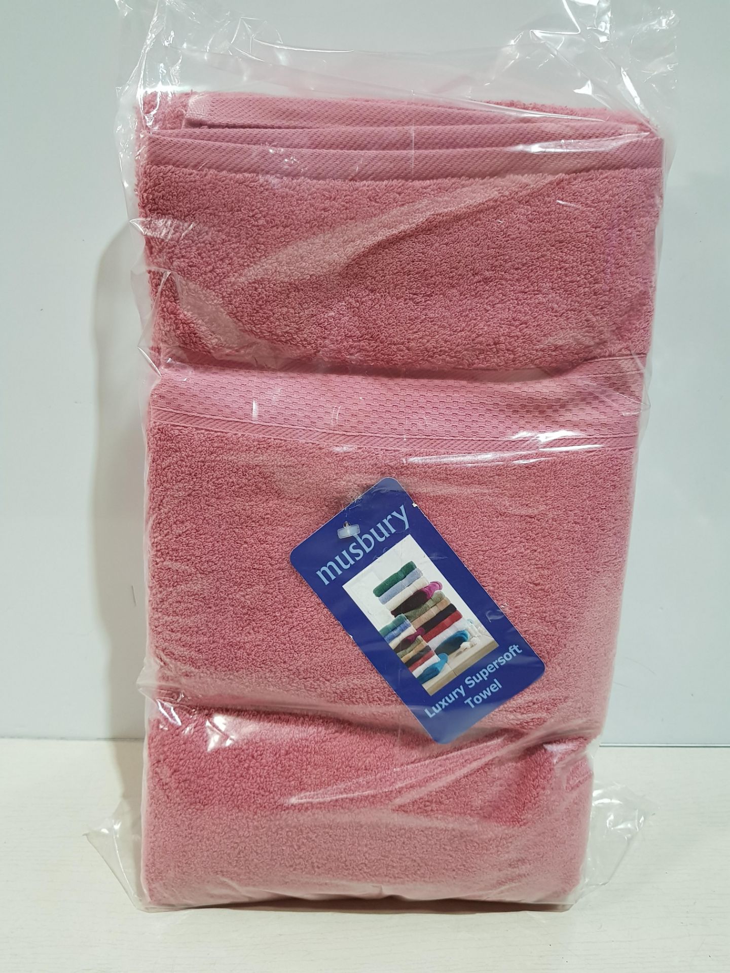 30 X BRAND NEW MUSBURY LUXURY SUPERSOFT TOWELS - ALL IN RICH DAMSON / PINK - (70 X 127 CM ) - IN 2