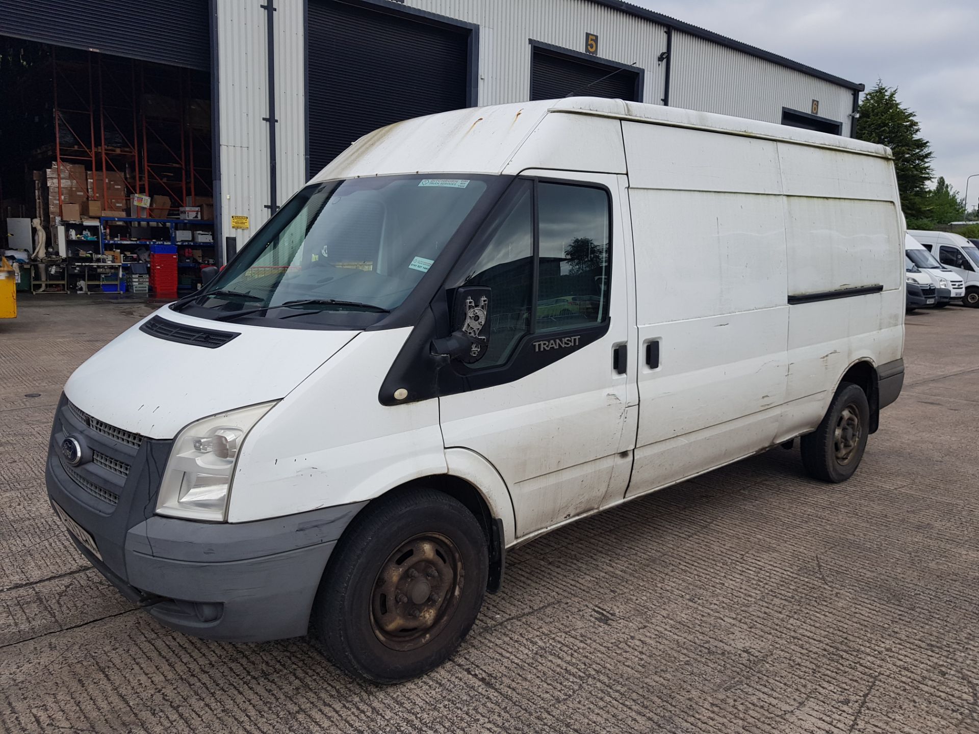 WHITE FORD TRANSIT 125 T350 RWD DIESEL PANEL VAN 2198CC FIRST REGISTERED 11/2/2014 REG: YT63ZXX - Image 2 of 11