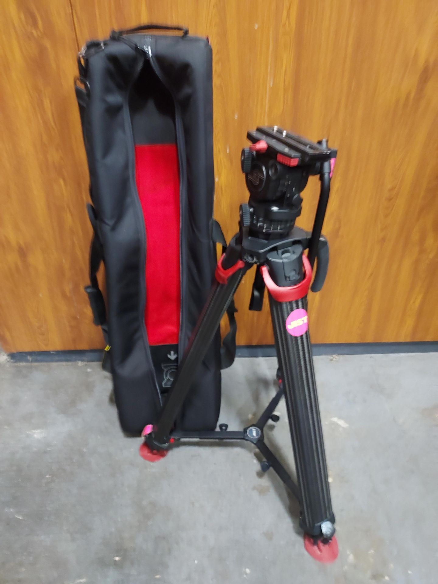 SACHTLER FSB 4 W/ FLOWTECH 75 CARBON-FIBER TRIPOD SYSTEM - IN A CARRY BAG - Image 2 of 2