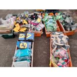 3000 + BRAND NEW MIXED LOT CONTAINING KNITTING LOOM POM POM MAKERS - KIDS FUNKY ANIMAL STORAGE