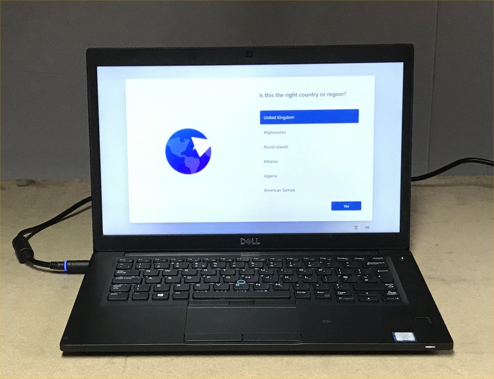 DELL LATITUDE 7490 LAPTOP, INTEL I7-8650U CPU, 8GB RAM, 256GB SSD, DATA WIPED & WIN 11 INSTALLED,