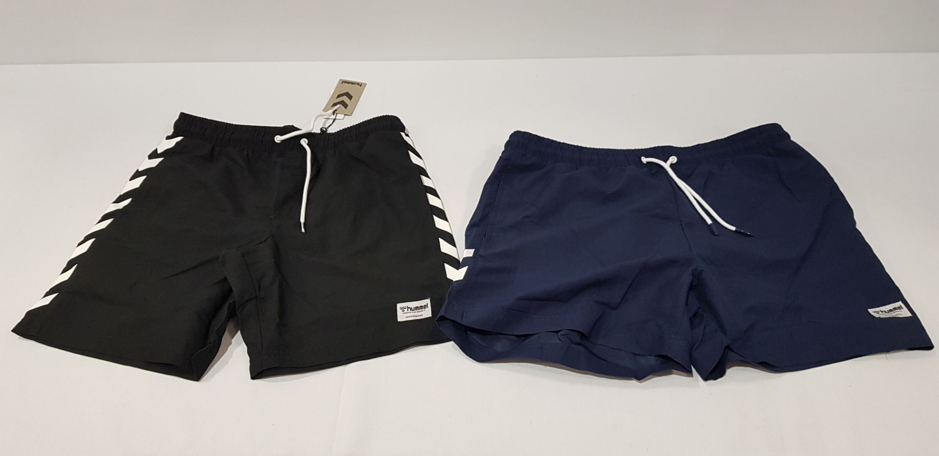 17 X BRAND NEW MENS DESIGNER HUMMEL CLASSIC SWIMMING TRUNKS IN NAVY BLUE AND IN BLACK IN MIXED SIZES