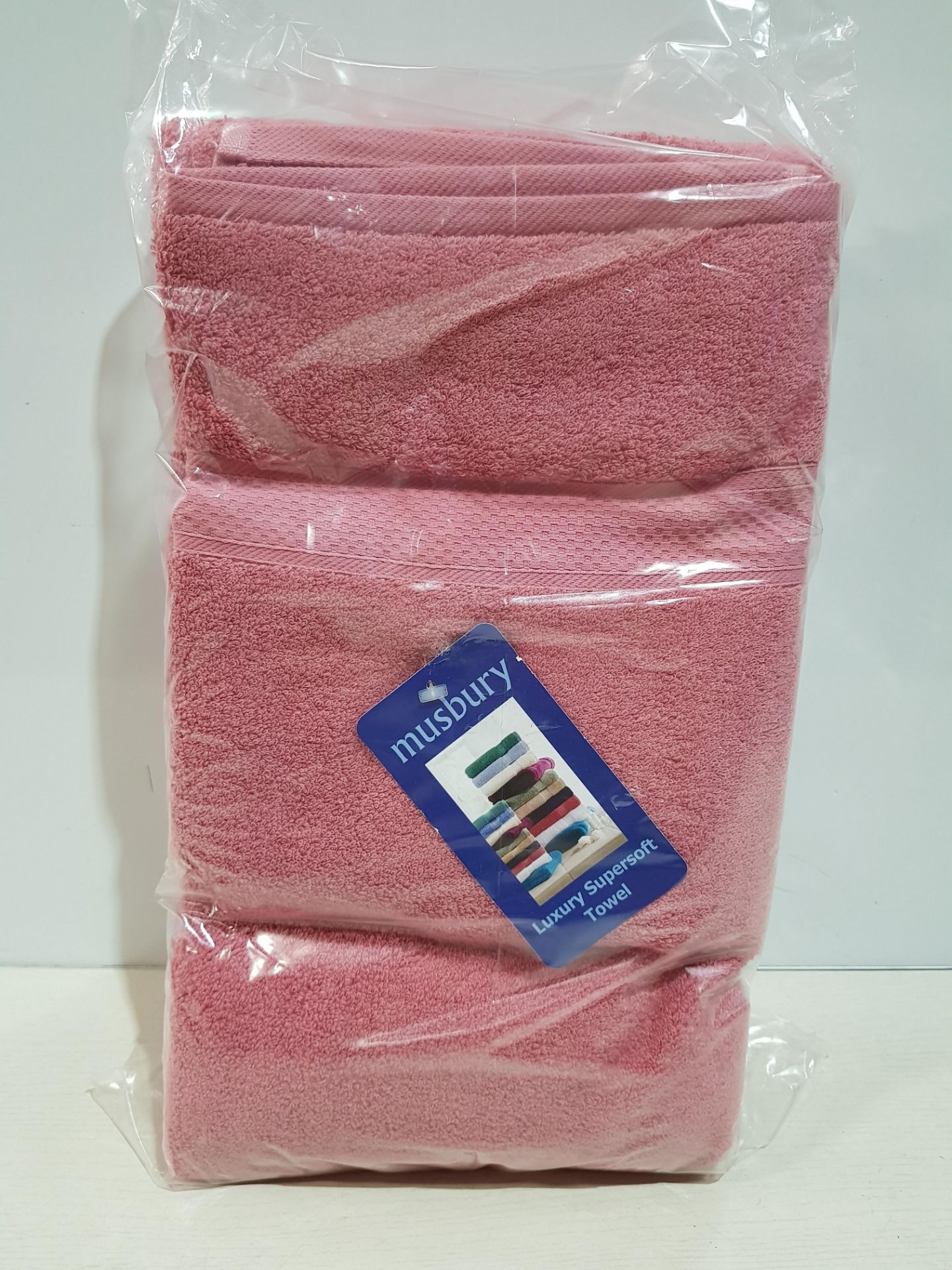 33 X BRAND NEW MUSBURY LUXURY SUPERSOFT TOWELS - ALL IN RICH DAMSON / PINK - (70 X 127 CM ) - IN 2