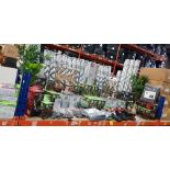 100 + BRAND NEW PREMIER DECS MIXED GARDEN LOT CONTAINING THE OUTDOOR LIVING INDOOR / OUTDOOR